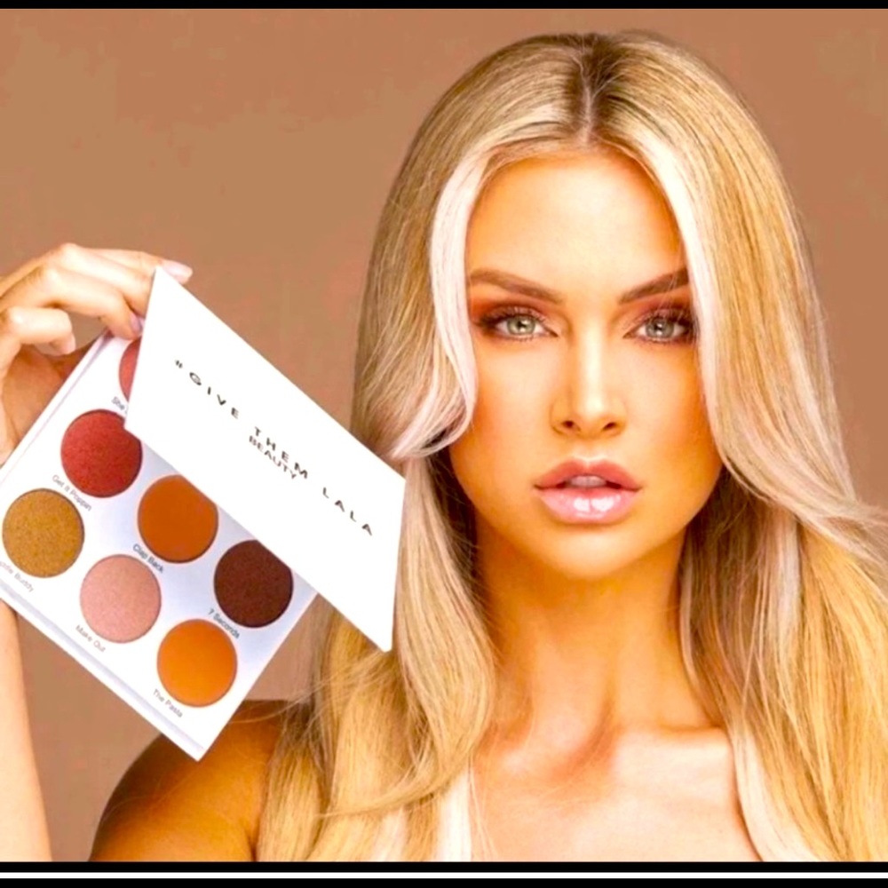 Give Them Lala Eye Palette